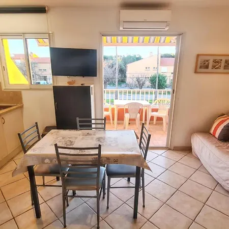 Confortable A 22 M² + Terrasse C * 耶尔