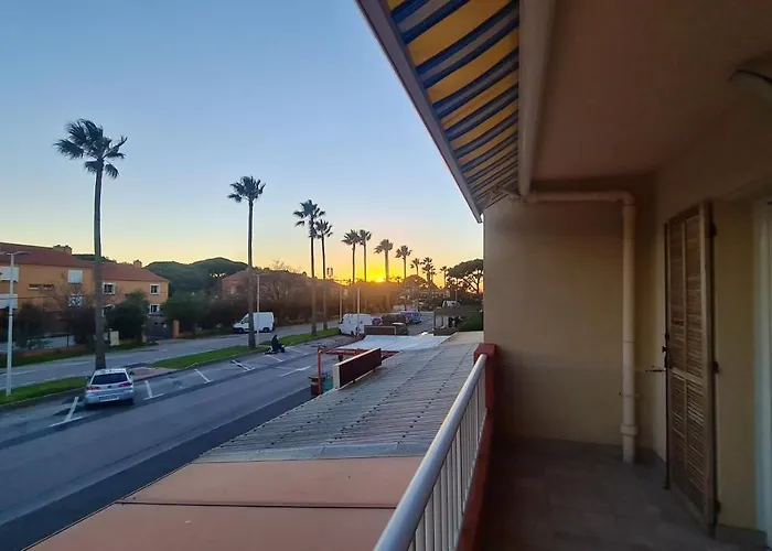 Appartement Avec Terrasse Amenagee Et Wifi A C *