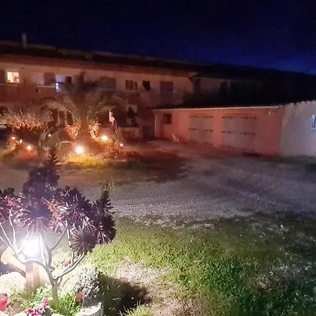 Appartement Avec Terrasse Amenagee Et Wifi A C