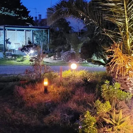 アパート Confortable A 22 M² + Terrasse C イエール